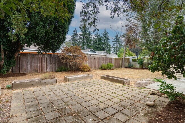 Building Photo - 7316 SE 68th Ave