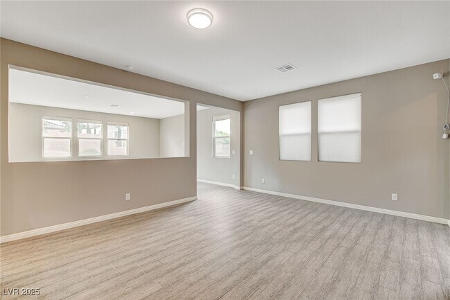 Building Photo - 6237 Fallsview Ct