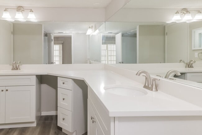 Building Photo - 9344 Wolcott Ln