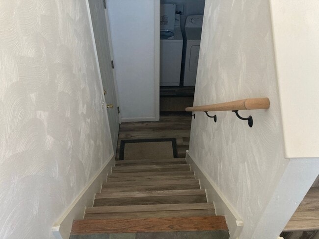 Building Photo - Three Bedroom House in Boalsburg Available for Mid-July