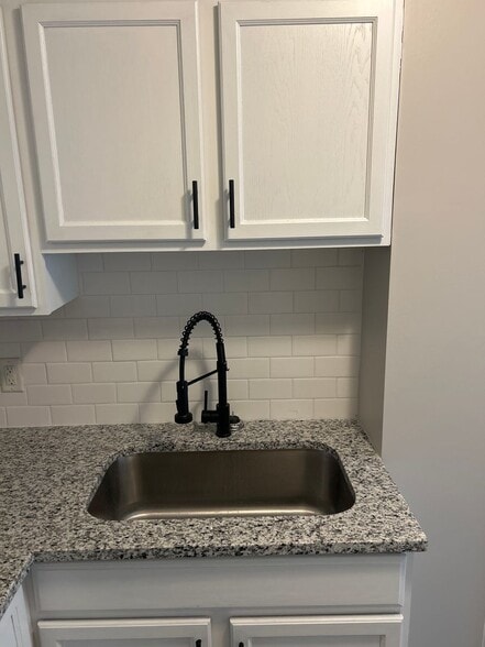 Building Photo - Cedar Heights