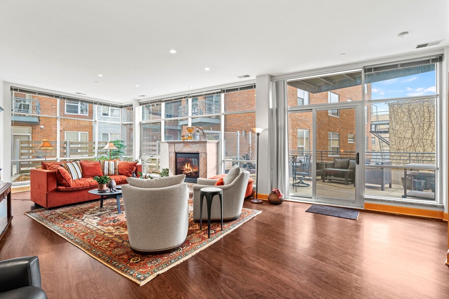 Living Room - 1111 N Marshall St