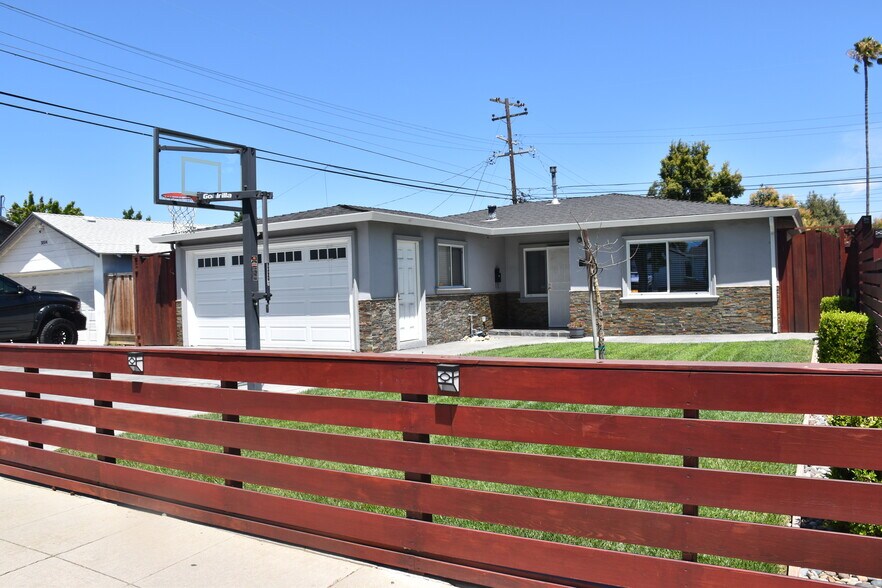 Building Photo - 3018 Kirk Rd
