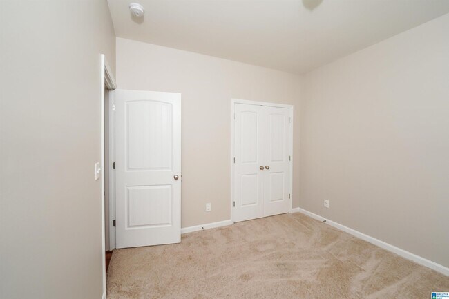 Building Photo - 4849 Cove Ln