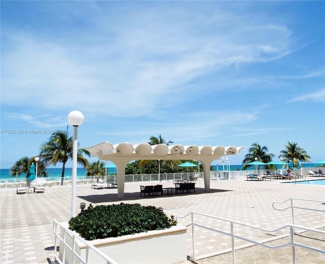 Building Photo - 5701 Collins Ave