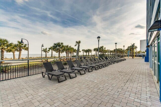Building Photo - 504 N Ocean Blvd