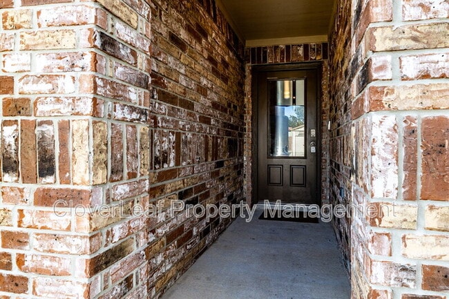 Building Photo - 22142 Pivot Point
