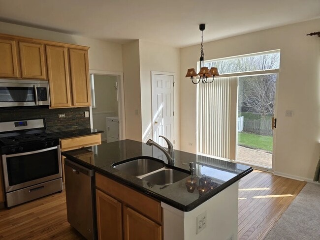 Building Photo - 211 Valley View Dr