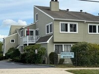 Building Photo - 1 Farview Ave