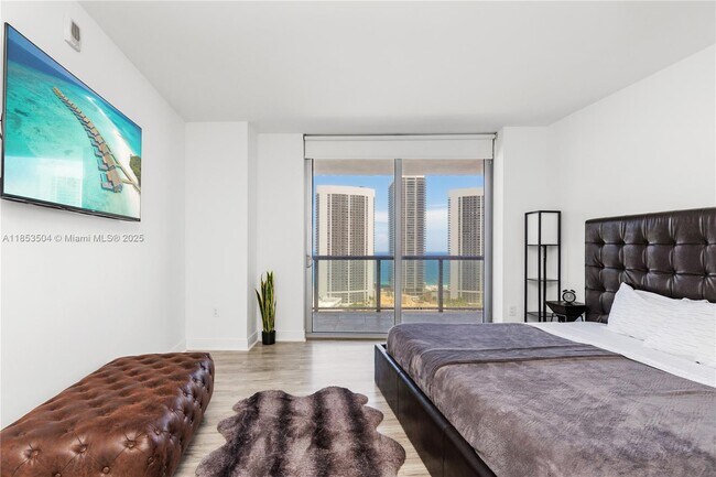 Building Photo - 2600 E Hallandale Beach Blvd