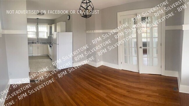 Building Photo - 203 Catalpa Dr