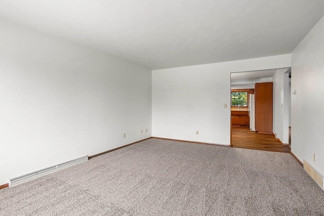 Building Photo - 1303 Haen Dr