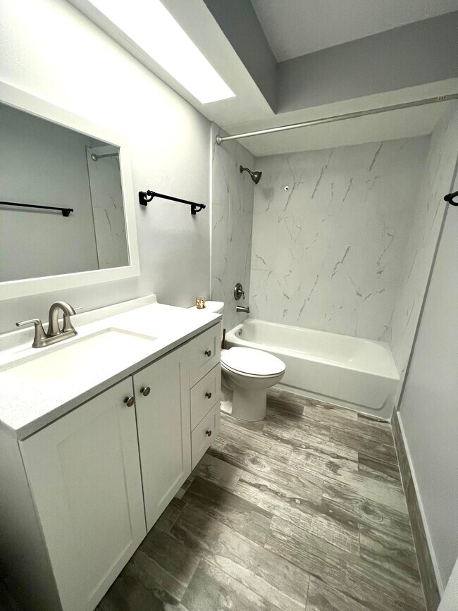 Building Photo - 2 Vía De Casas Sur