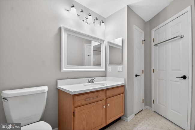 Building Photo - 74 Castleton Rd