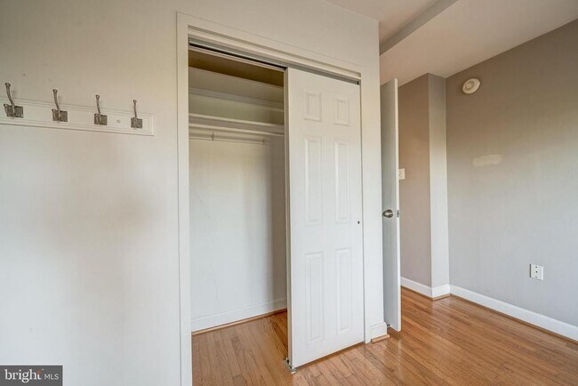 Building Photo - 1111 Arlington Blvd