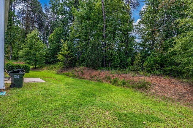 Building Photo - Spectacular 5 Bedrm, 3.5 Bath in the gated...