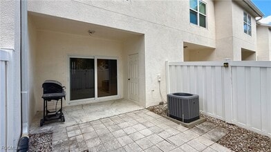 Building Photo - 3620 Pine Oak Cir