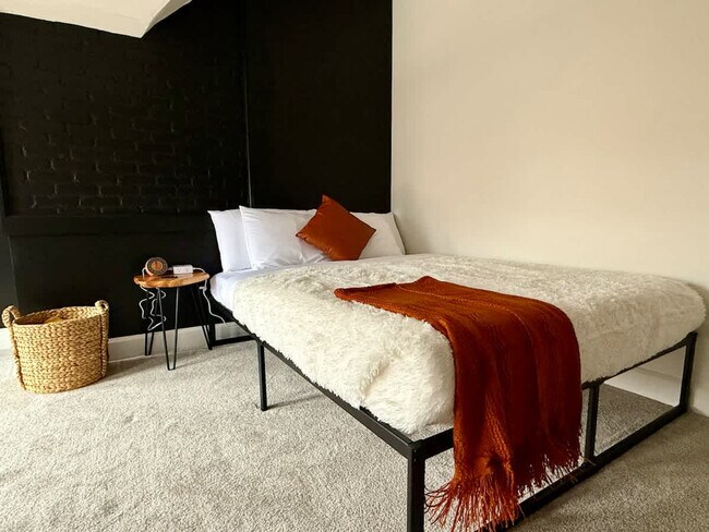 Building Photo - 309-311 West 4th Avenue-SI ID1265639P