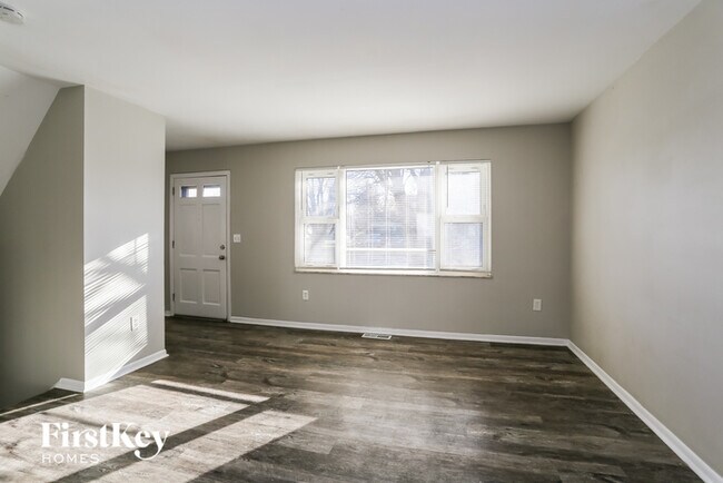 Building Photo - 3468 Simmons Dr