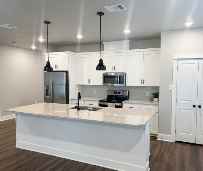 Building Photo - AVAILABLE NOW; APPLY TODAY ON OUR WEBSITE!!!