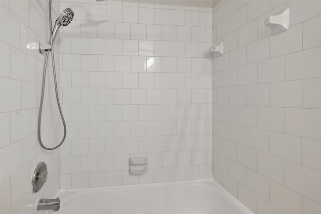 Building Photo - 19715 Azalea Brook Way