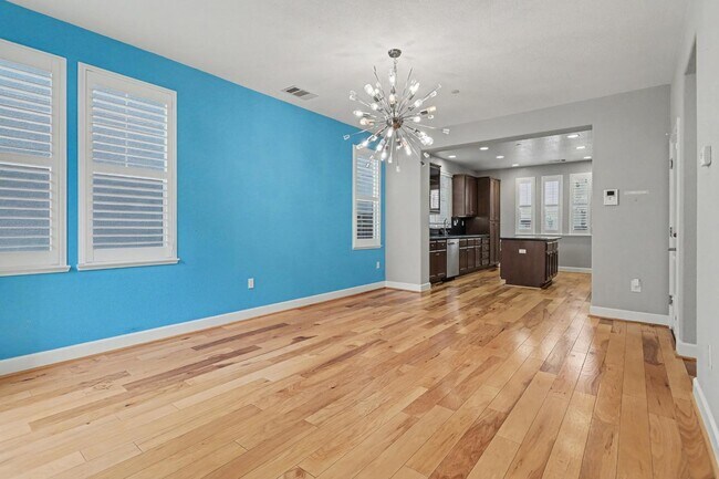 Building Photo - 568 Selby Lane