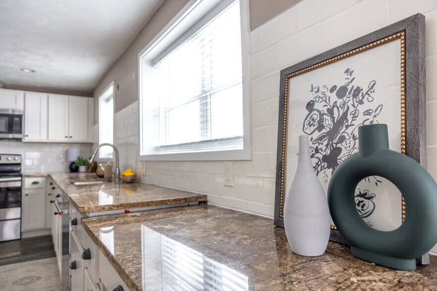 Building Photo - 4226 Broadview Rd