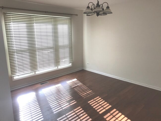 Building Photo - 1120 Fieldstone Ln