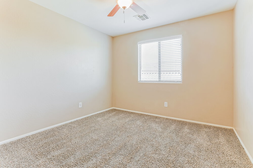 Building Photo - 1435 E Pryor Rd