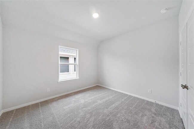 Building Photo - 29002 Hauter Wy
