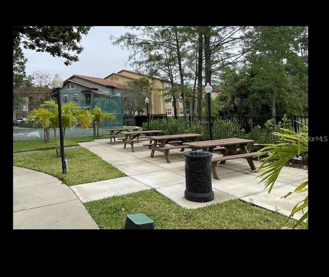 Building Photo - 5160 Conroy Rd