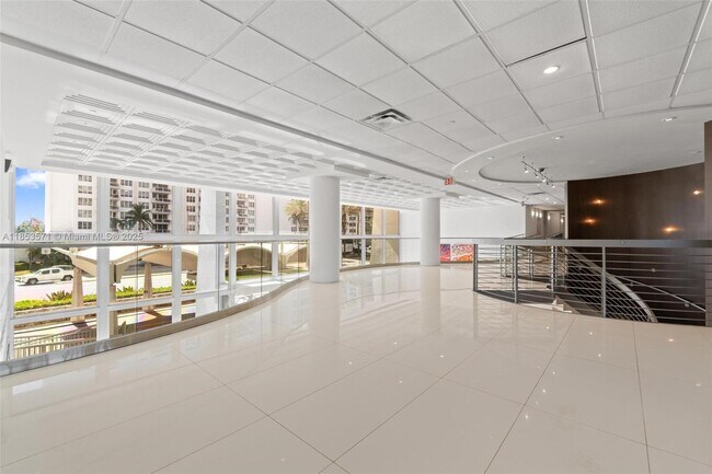 Building Photo - 5701 Collins Ave
