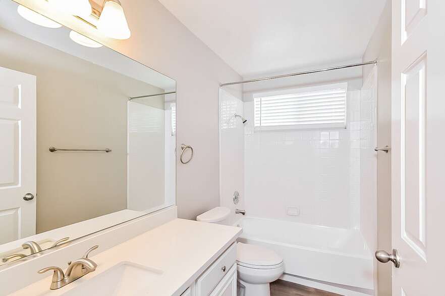 Building Photo - 4804 Crimson Glory Ln