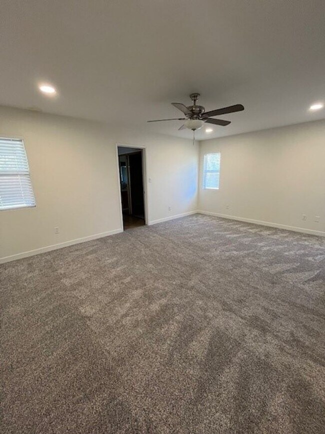 Building Photo - 8900 Campus Park Ct