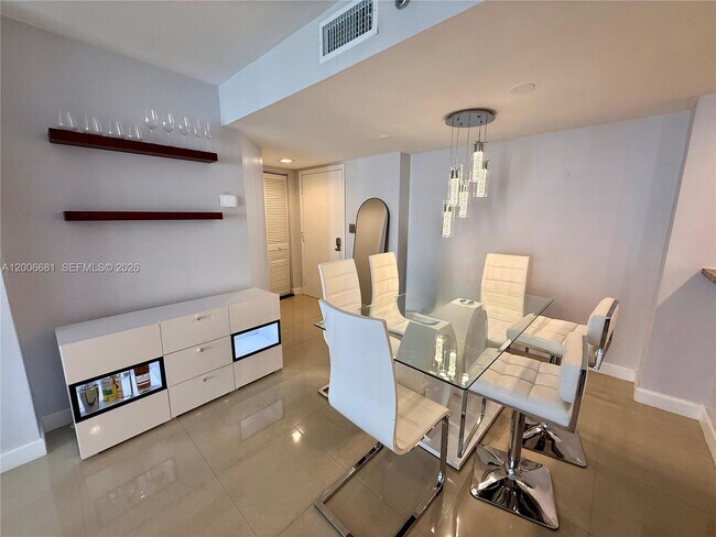 Building Photo - 770 Claughton Island Dr