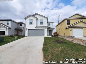 Building Photo - 743 Retama Pass
