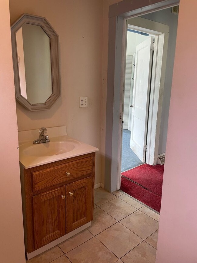 Building Photo - 2 BED, 1 BATH HOME LOCATED IN STAR