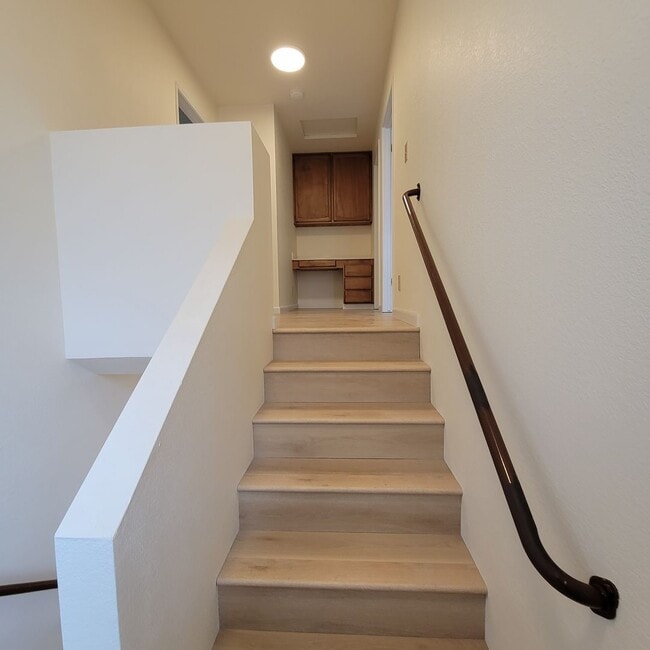 Building Photo - 931 Estudillo St