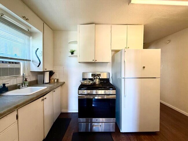 Building Photo - 265 S 700 E