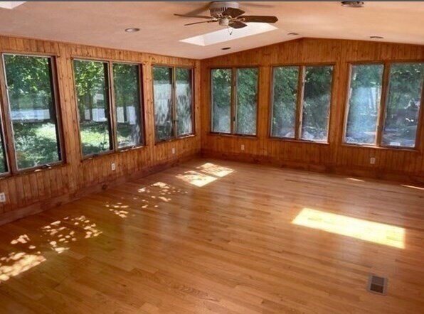 Building Photo - 276 Weston St