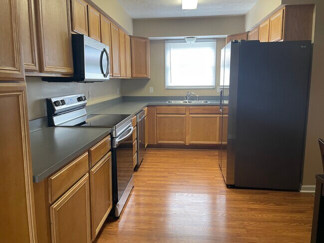 Building Photo - 206 Stone Gate Cir