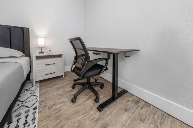 Building Photo - 4311 W Cleveland St