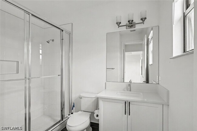 Building Photo - 12762 Woodbury Dr