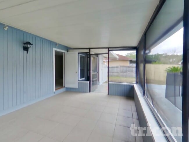 Building Photo - 4963 Beige St