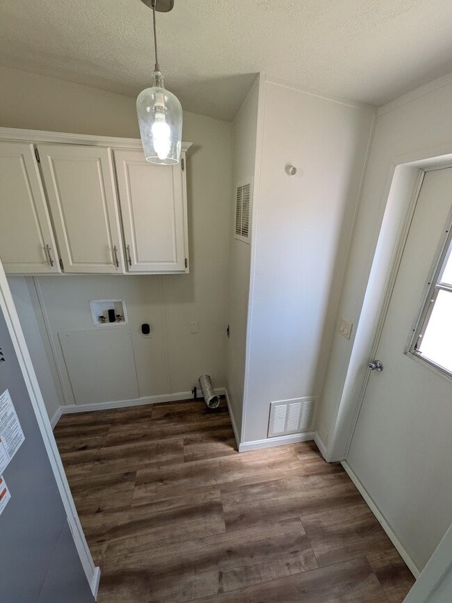 Building Photo - Fallon 3 Bedroom on Large Property