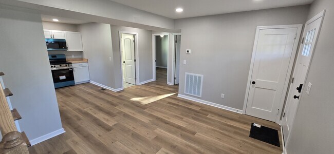 Building Photo - 2503 Cornell Dr NW