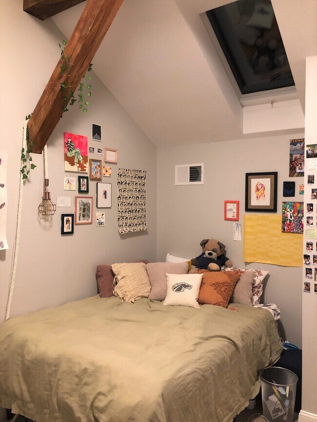 Bedroom 2 - 77 Van Dam St