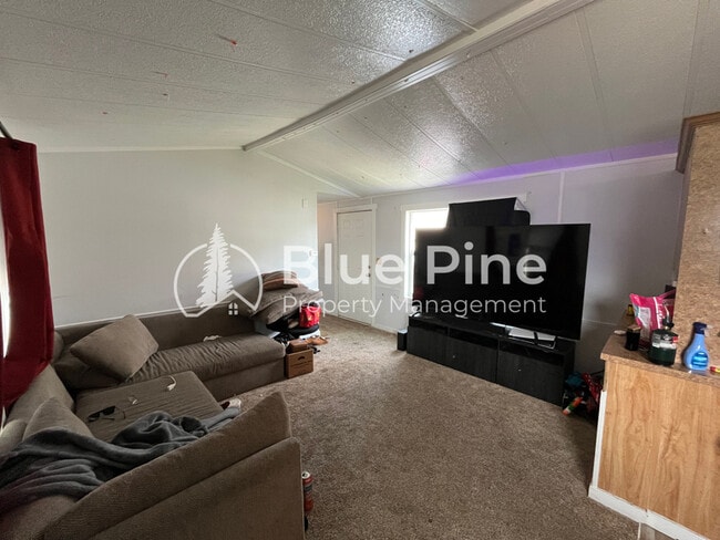 Building Photo - 925 Wilson Ave