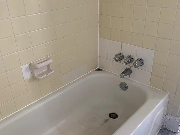 Building Photo - 242 Harvey St