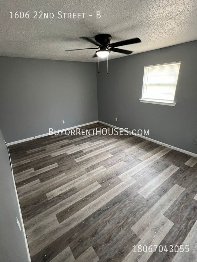 Building Photo - Handyman Special $99 Move in + Admin Fee /...